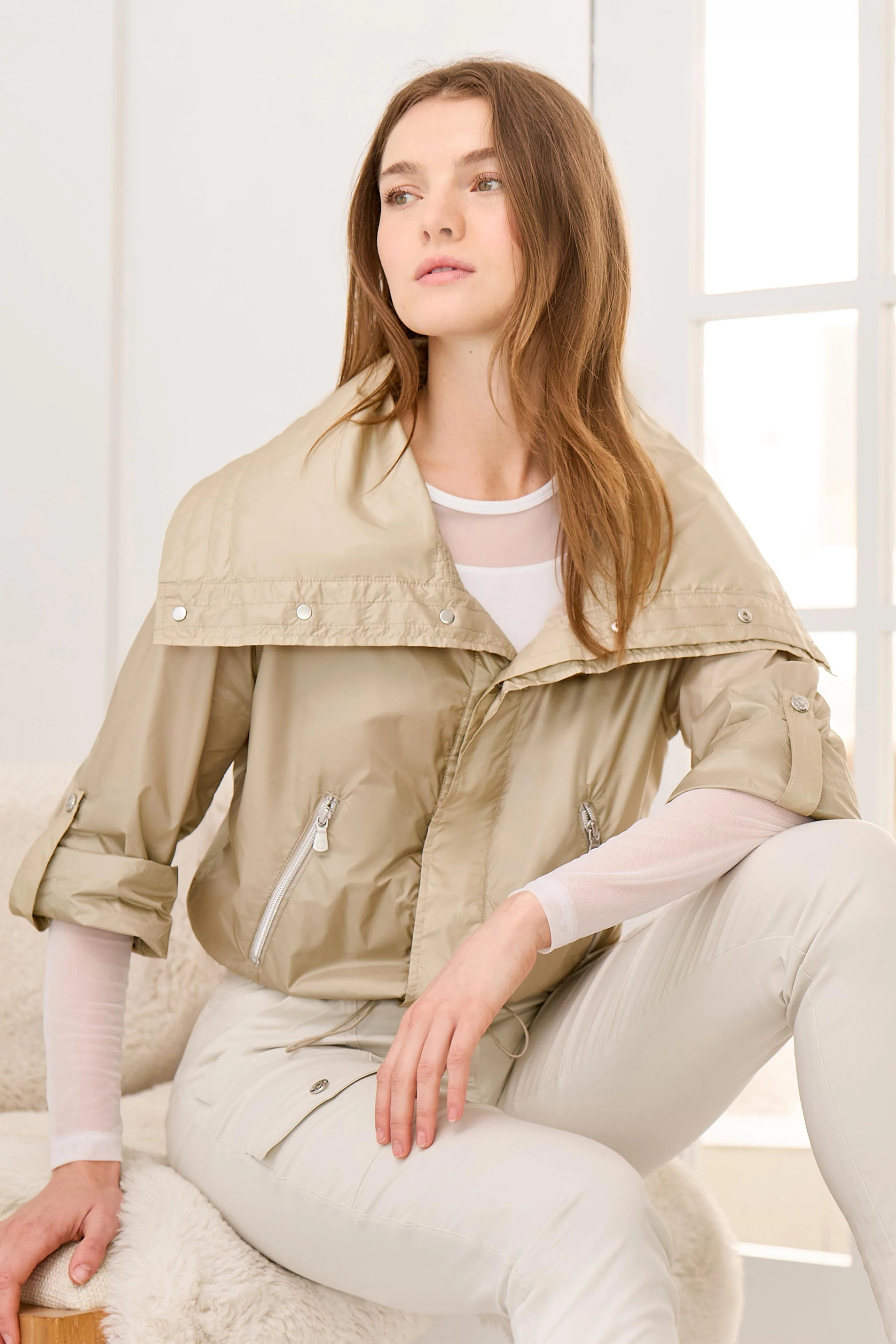 Casey Cropped Windbreaker with Oversized Lapel - Image 5