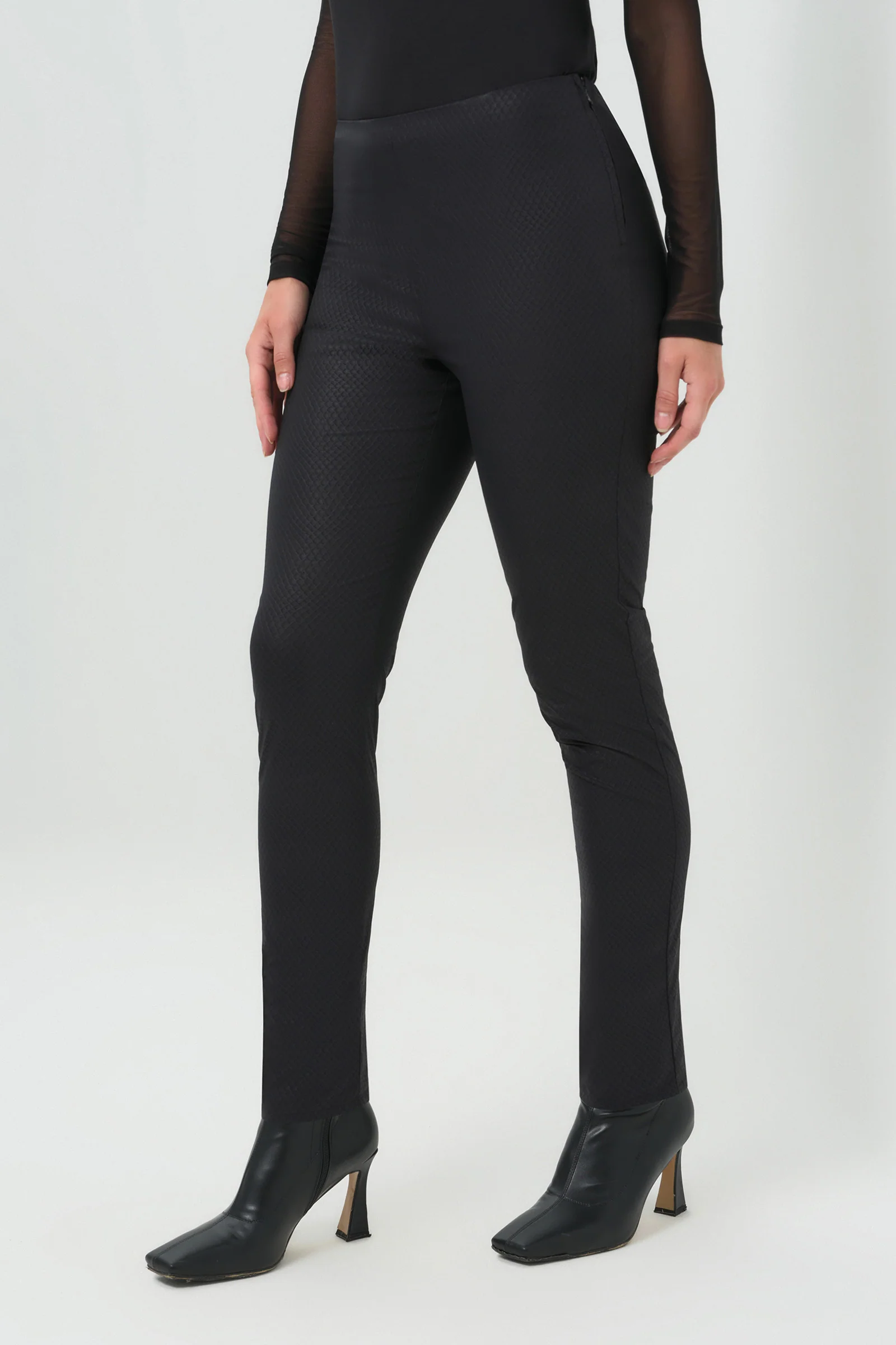 Embossed Ruby Ultra Light Pull-On